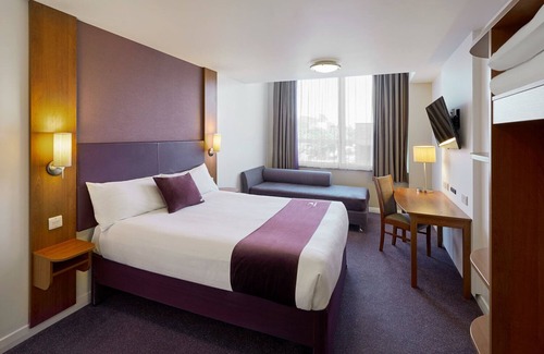 Speke Hotel | Premier Inn Liverpool John Lennon Airport