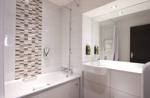 Uxbridge South Hotel | Premier Inn London Uxbridge