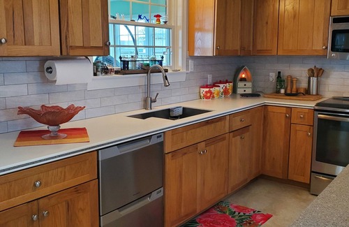 Alburg House | Premier Lake Champlain Dream Vacation Home, Direct Lake Access, Mountain Views