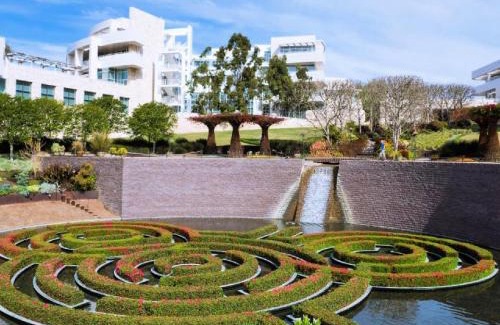 Sawtelle Apartment | Premier Resort Style Living Minutes from Santa Monica