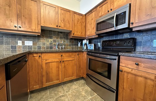 Sun Peaks Condo | Premier Ski-In/Ski-Out Condo at Sun Peaks Mountain Resort: 2BR, 2Bath, Hot Tub!