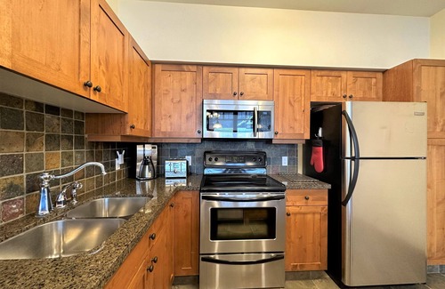 Sun Peaks Condo | Premier Ski-In/Ski-Out Condo at Sun Peaks Mountain Resort: 2BR, 2Bath, Hot Tub!
