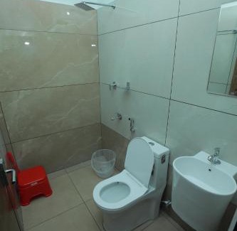 Kunnamkulam Hotel | Premier Tourist Home