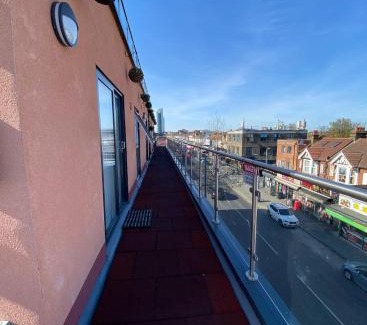 Loxford Apartment | PremierLux Serviced Apartments