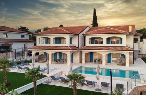 Sveti Vid-Miholjice Apartment | Premium apartment Loma Two with a pool and garden on Krk