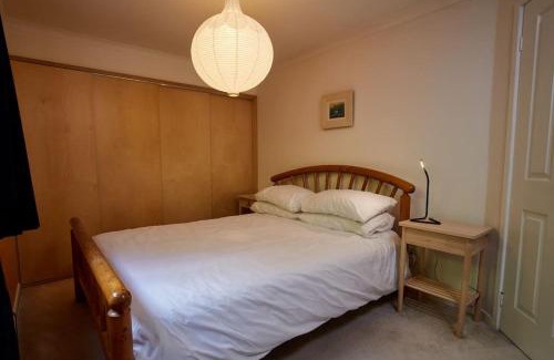 Stroud Apartment | Premium Central Stroud Apartment with Parking x2