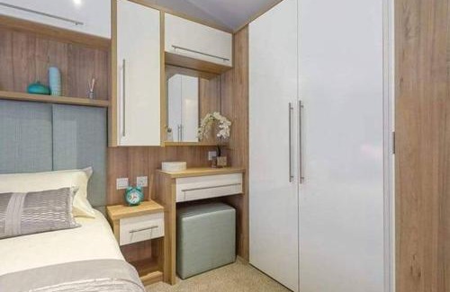 Newquay Ski Chalet | Premium Chalet at Newquay Away Resorts MV7
