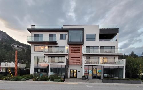 Central Okanagan Apartment | Premium Deluxe PeachView Suites 3BR