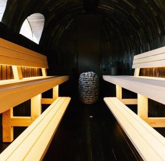 Lieg Villa | Premium Ferienhaus Das Farmhaus - Auf den Moselhöhen - Pool, Sauna, Kino, Garten