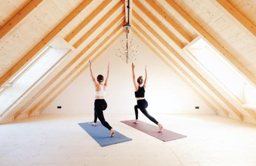 Lieg Villa | Premium Ferienhaus Das Farmhaus - Auf den Moselhöhen - Pool, Sauna, Kino, Garten