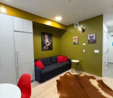 Rossland Apartment | Premium RED Mountain Lodging