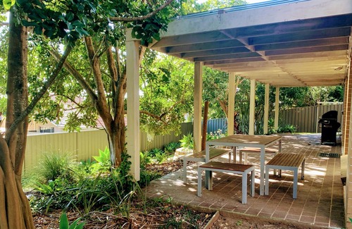 Wadalba House | premium.spacious.getaway | 85" TV