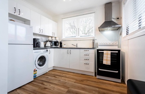 Trentham Apartment | Premium Two-Bedroom Apartment