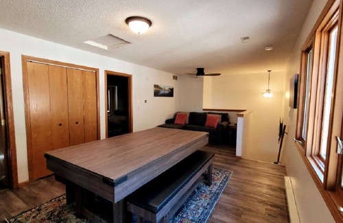 Keystone Cabin | Premium Views of Mount Rushmore! Lodge in Keystone, sleeps 14 with HOT TUB