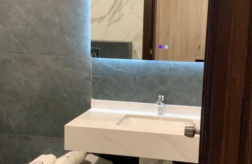 Haret Sakher Resort | President Hotel