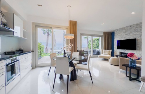 Parzanica Apartment | Prestige Lake Skyline