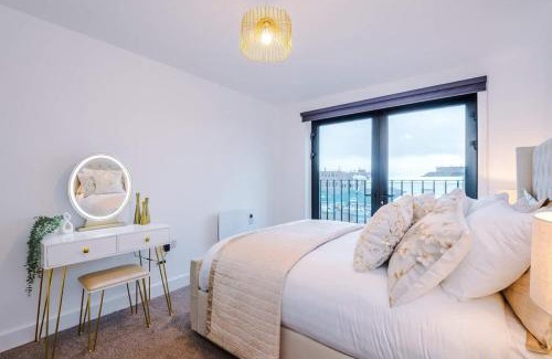 Vauxhall Apartment | Prestige Point - Liverpool Flat with Free Parking
