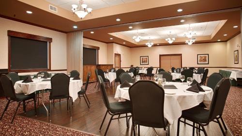 East Kootenay Hotel | Prestige Radium Hot Springs Resort, WorldHotels Crafted