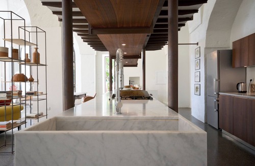 Andrano House | Prestigious home with pool near the sea