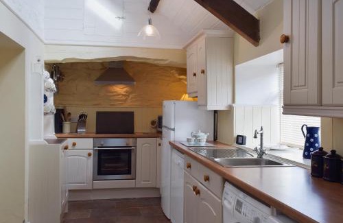 Trefin House | Preswylfa