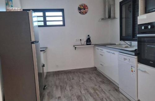 Vieux-Habitants Apartment | Pretty apartment with shared swimming pool less than 1km from the sea