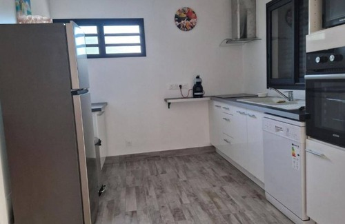 Vieux-Habitants Apartment | Pretty apartment with shared swimming pool less than 1km from the sea