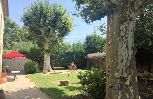 Montfavet Apartment | Pretty apartment with private pool in a mas provençale.