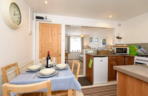 Looe House | Pretty cottage in the heart of Looe with wifi.