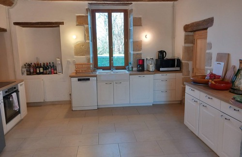 Saint-Benin-d'Azy House | Pretty farmhouse on the edge of a village