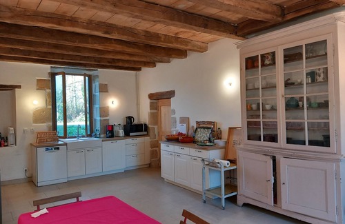 Saint-Benin-d'Azy House | Pretty farmhouse on the edge of a village