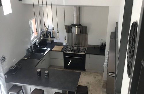 Draguignan House | Pretty little listed maset with natural Jacuzzi