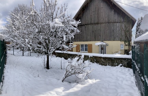 Muhlbach-sur-Munster House | Pretty outbuilding with private garden