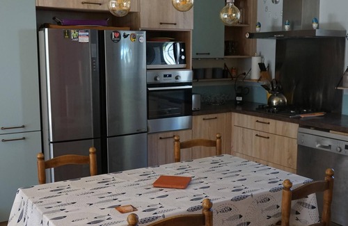 Marseillan House | Pretty rustic farmhouse on the edge of the pond of Thau
