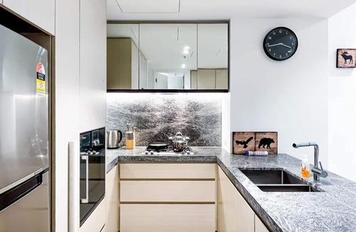 Melbourne Apartment | Pride Fawkner Apt Bayview PARKING POOL GYM