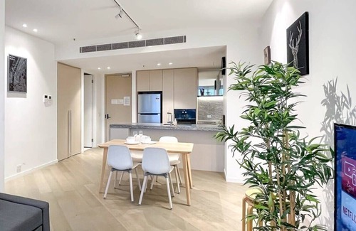 Melbourne Apartment | Pride Fawkner Apt Bayview PARKING POOL GYM