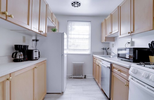 Northeast Alexandria Apartment | Prime Alexandria Location Corporate Apt