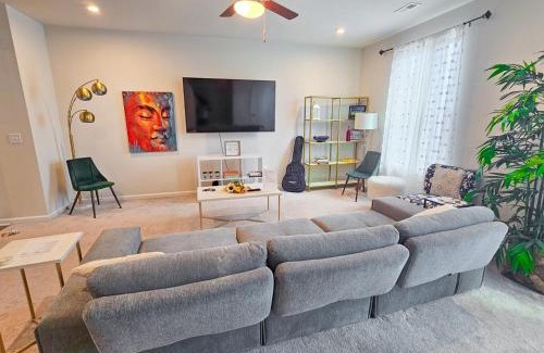 Cary House | Prime Cary Spot Near Fenton, Downtown & WakeMed