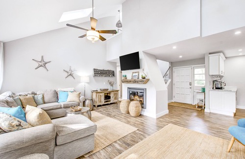 Seabrook Island House | Prime destination for tennis & golf with club access & pools - dog-friendly