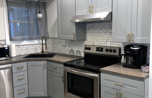 East Allegheny Apartment | Prime Location! 5 min drive to Acrisure Stadium!