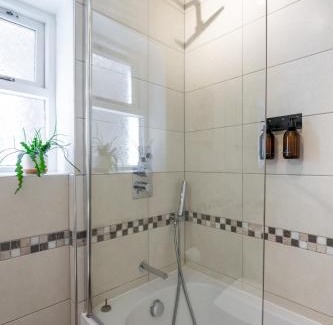 Pontcanna Apartment | Prime Location Cardiff Pontcanna Modern 2 Bedroom Apartment with Privat Parking