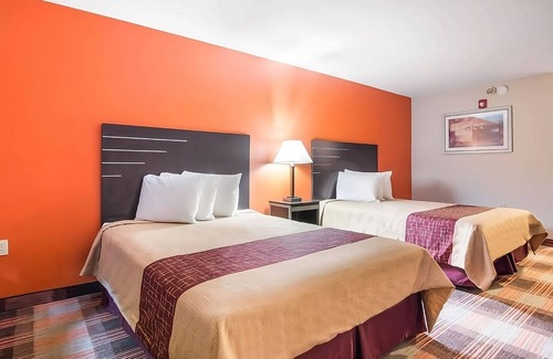 Mableton Hotel | Prime Location! Free Parking, Short Drive to Milford Park and Frog Rock