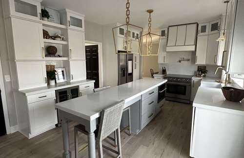 Christiansburg House | Prime Location!-Sleeps 17-Hot Tub~- VT Football, Graduation, Huckleberry Trail!