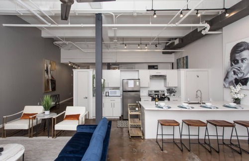 Downtown Fort Worth Apartment | Prime Location | Stylish Downtown FTW Penthouse