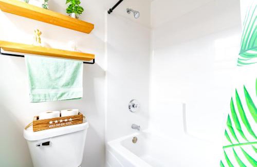 Chillicothe House | Prime Location Top Rated Clean Parking Free!