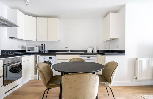 Bunhill Apartment | Prime Oldstreet decent 2BR & 2 Bath Rooms nr. Shoreditch, by Blueground