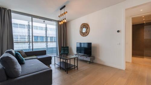 Marvila Apartment | Prime Riverside 1BDR Apartment by LovelyStay