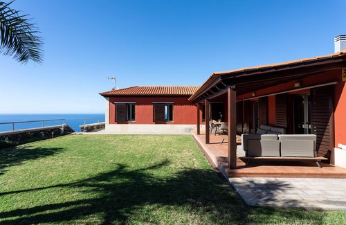 Juan Fernandez Ski Chalet | Prime Sea and Mountain views Home with pool