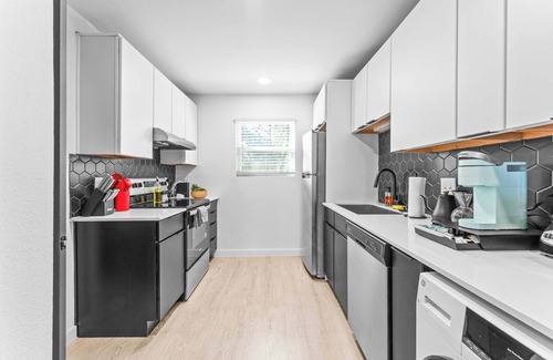 Travis Heights Apartment | Prime Soco Cute Studio w Laundrywifi 7 Min to DT