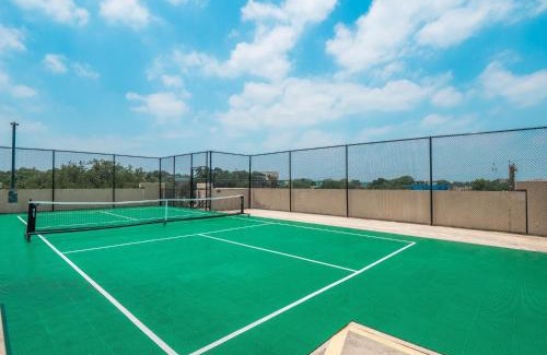 South Congress Apartment | Prime SoCo King Bed 1BR & 2BR Suites w Gym, Pickleball, Laundry