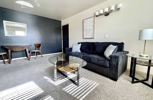 Joslyn Castle Apartment | Prime Spot, Walk to UNMC, Dining Nearby